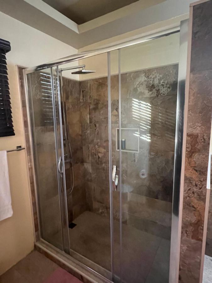 Kingston Oasis One Bedroom Ngoại thất bức ảnh