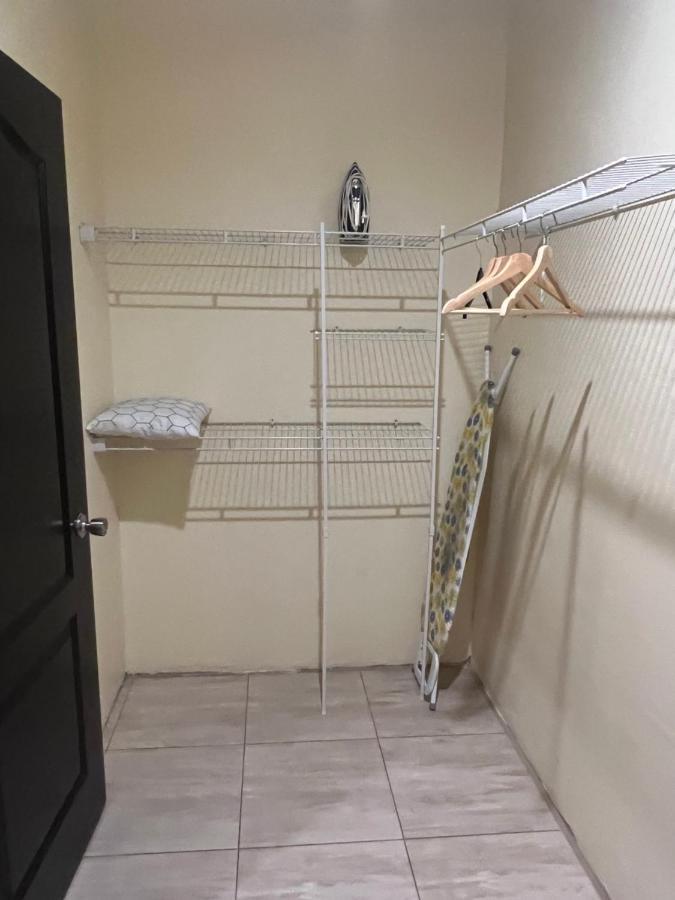 Kingston Oasis One Bedroom Ngoại thất bức ảnh